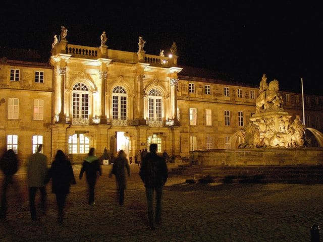 Neues Schloss bei Nacht