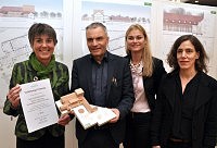 Oberbürgermeisterin Brigitte Merk-Erbe überreicht Auszeichnung an drei Preisträger