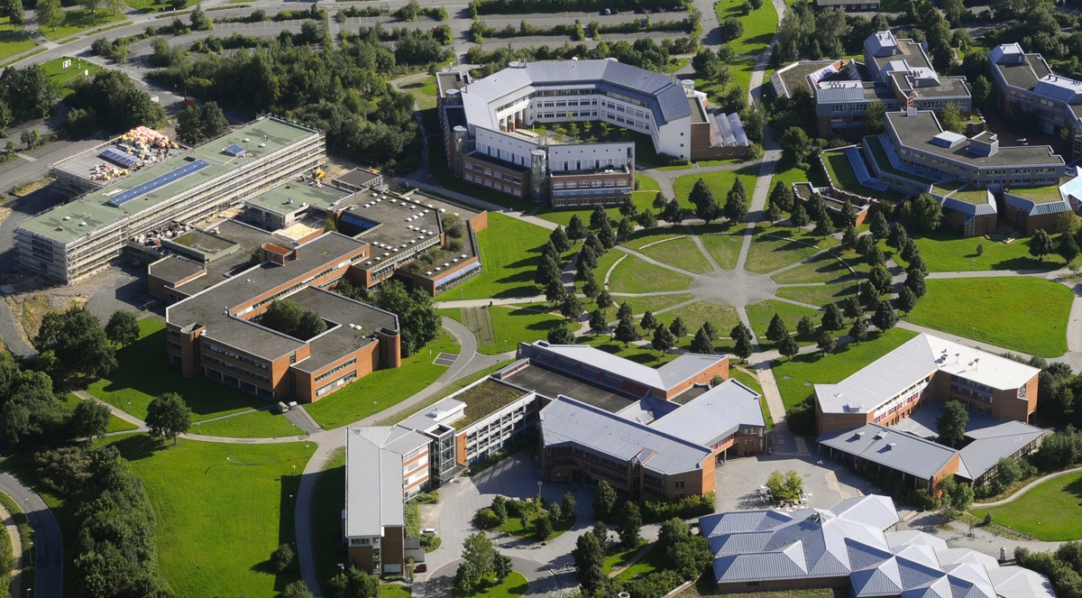 Uni-Campus aus der Luft fotografiert