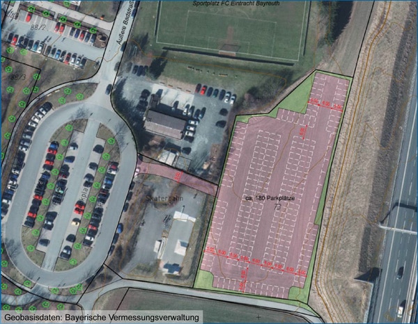 Luftbild des best. Parkplatzes Obere Röth östlich davon Darstellung des Bedarfsparkplatzes