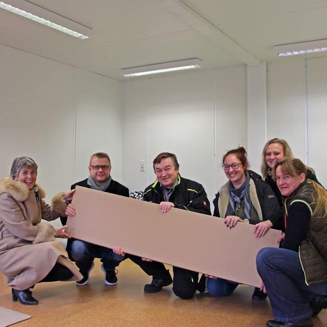 Brigitte Merk-Erbe (Oberbürgermeisterin), Markus Ruckdeschel (Kreisgeschäftsführer BRK Bayreuth), Peter Maisel (Vorstandsvorsitzender BRK Bayreuth), Stefanie Ermer (Fachbereichsleitung BRK Kinderbetreuungseinrichtungen), Katharina Schneider-Horn, Susanne Bühner (Abteilungsleitung Wohlfahrt und Soziales).