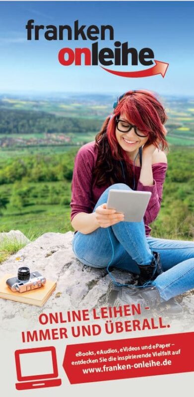 Junge Frau liest auf einem Reader 