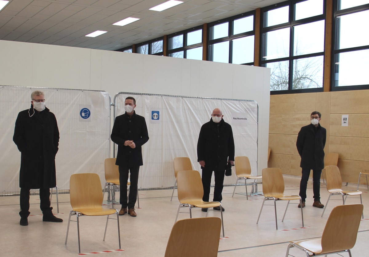 Oberbürgermeister Eberberger, Landrat Wiedemann, Sicherheitsreferent Ulrich Pfeifer (Stadt Bayreuth) und Ulrich Scheffer vom Landratsamt Bayreuth (von links). | Foto: Landkreis Bayreuth