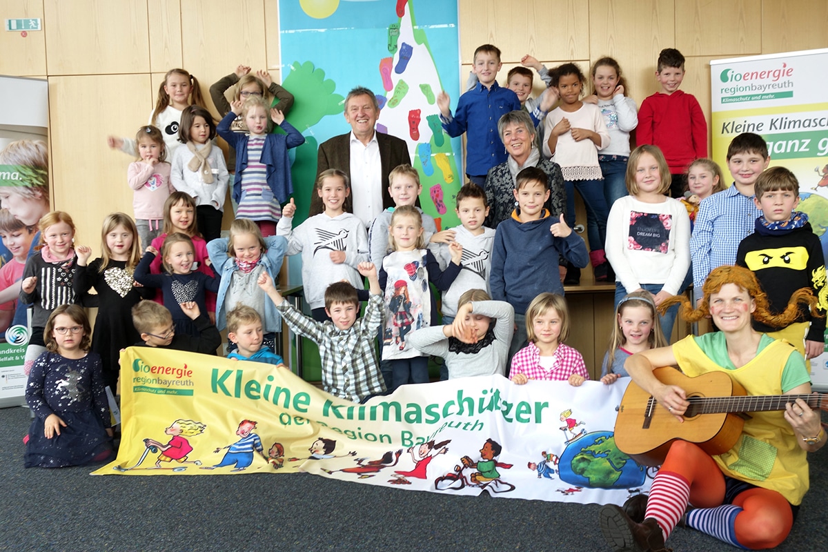 Gruppenbild mit Kindern