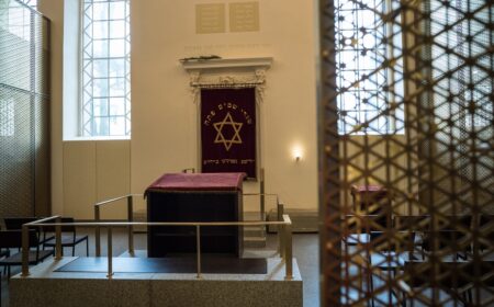 Blick ins Innere der jüdischen Synagoge.