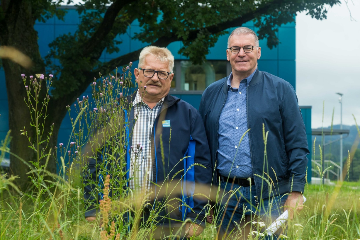 Nachhaltigkeitsmanager Jürger Kramer und Stadtwerke-Geschäftsführer Jürgen Bayer.