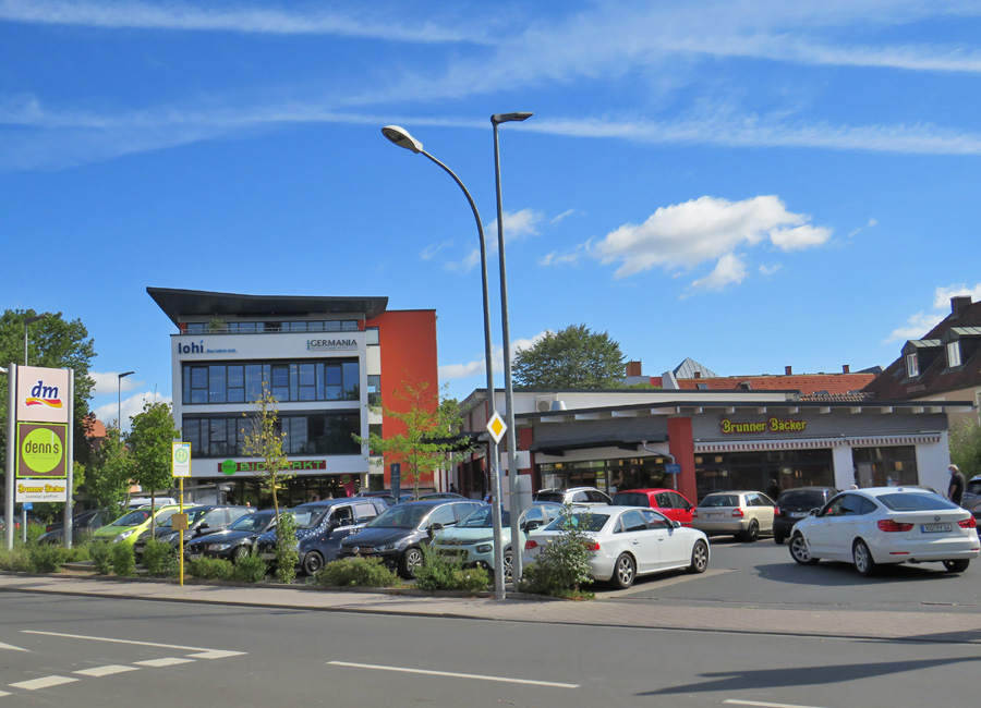 Nahversorger DM, Biomarkt denn s und Brunner Bäcker an der Gutenbergstraße