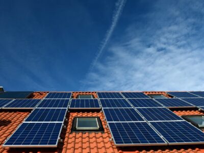 Solarmodule auf einem Hausdach