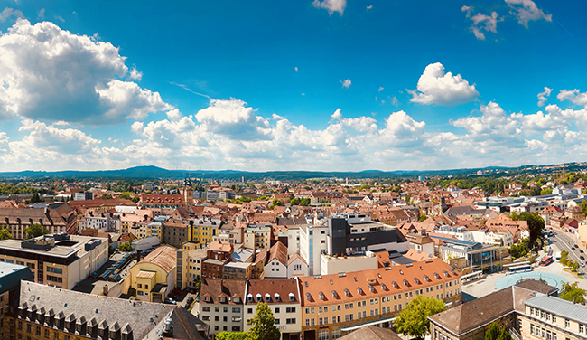 Panoramablick auf die Dächer Bayreuths