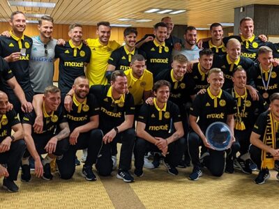 Die Mannschaft im Gruppenbild