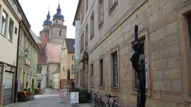 Blick zum Eingangsbereich des Kunstmuseums