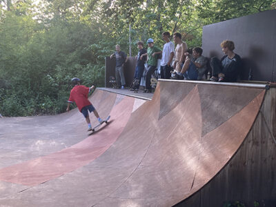 Skater auf der Rampe