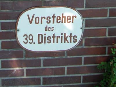 Schild des Distriktsvorstehers