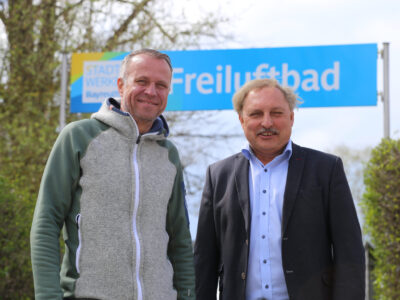 Claus Schlienz (links) und Bäderleiter Harald Schmidt.