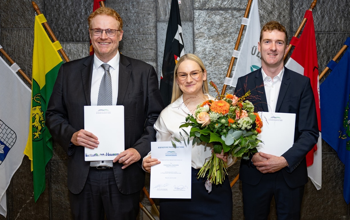 Prof. Dr. Dominik Wiedemann (Herzchirurgie), Pflegedirektorin Franziska Maidorn und Privatdozent Dr. Stefan Linsler (Neurochirurgie). | Foto: Klinikum Bayreuth GmbH