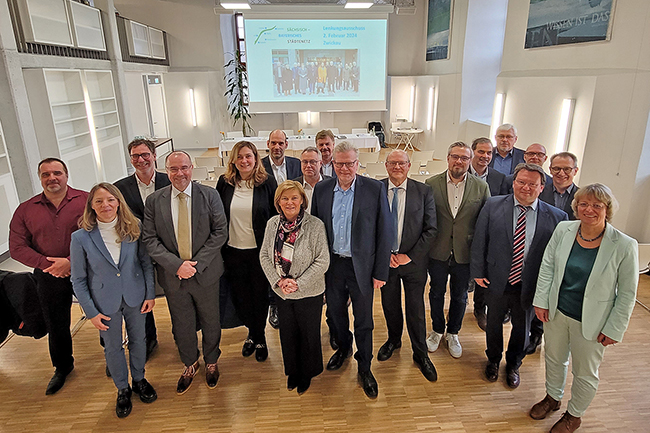 Die Teilnehmerinnen und Teilnehmer des Lenkungsausschusses des Sächsisch-Bayerischen Städtenetzes.