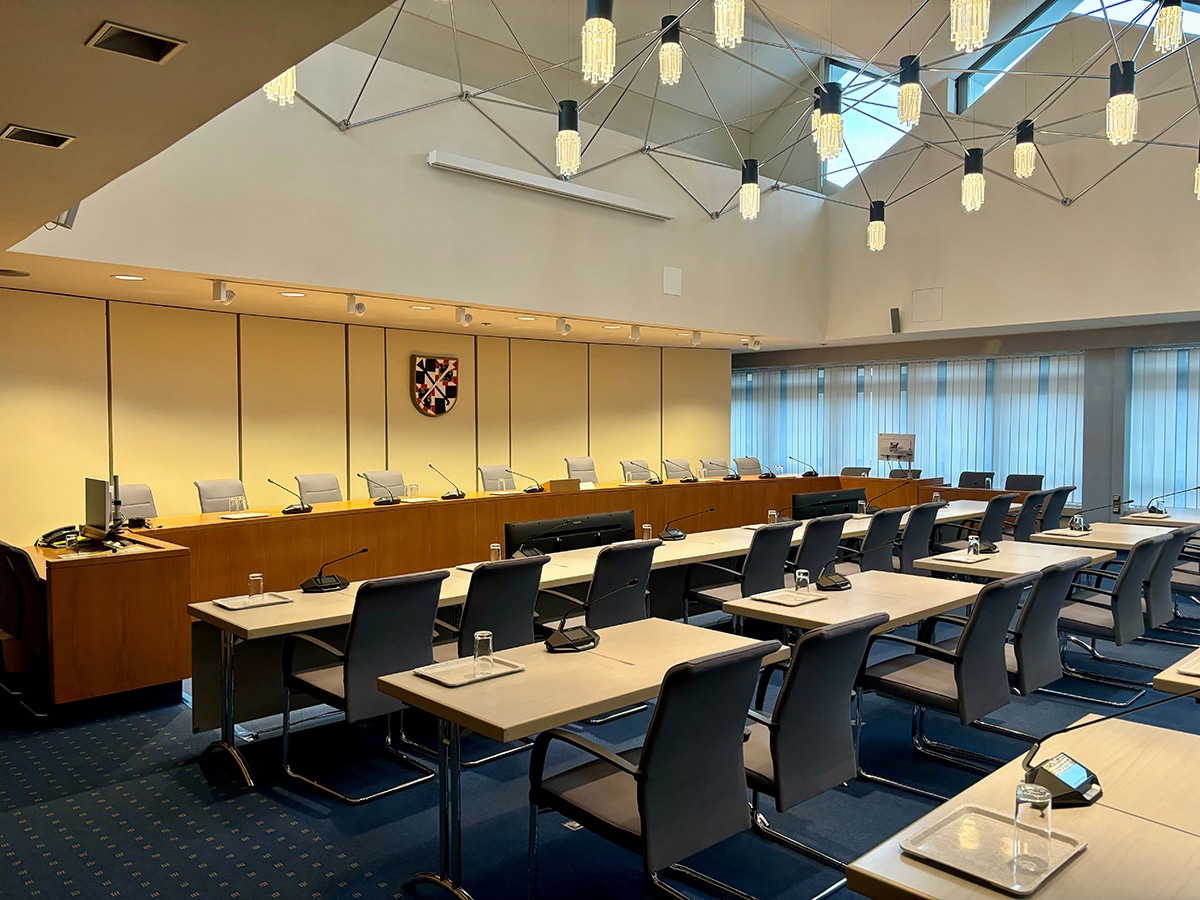 Der Große Sitzungssaal im Neuen Rathaus.