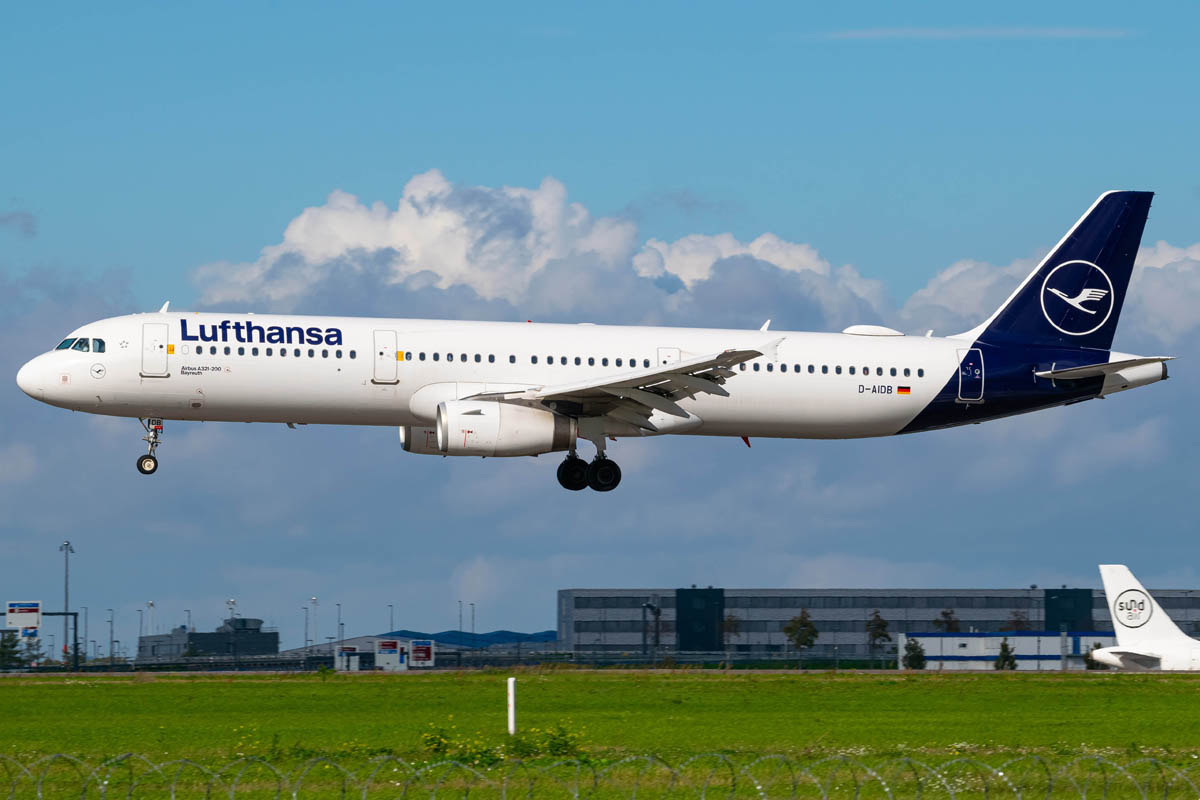 Lufthansa-Jet im Landeanflug. | Foto: Finn Peterson