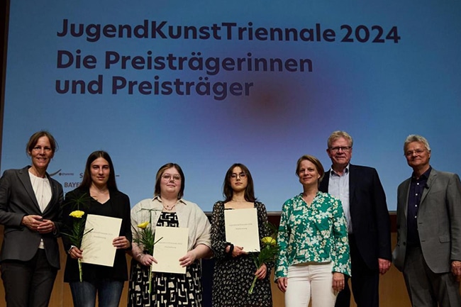 Eva Döhla (Oberbürgermeisterin Hof), Selma Riedl, Kaija Ströhlein, Oliwia Krzeminska, Sabine Hacker (Kulturamt Bayreuth), Thomas Ebersberger (Oberbürgermeister Bayreuth), Peter Nürmberger (Kulturamtsleiter Hof)