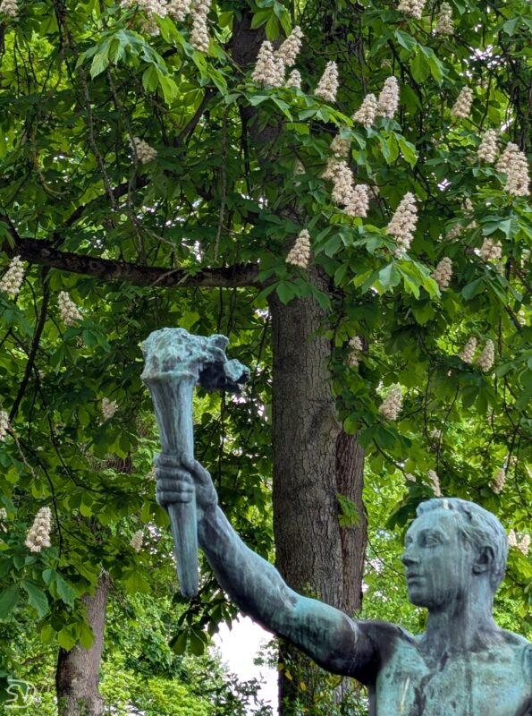 Statue