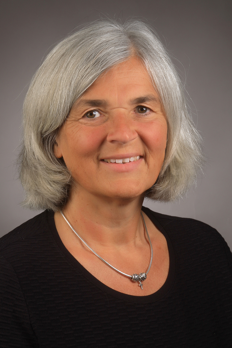 Porträtfoto Ruth Fichtner