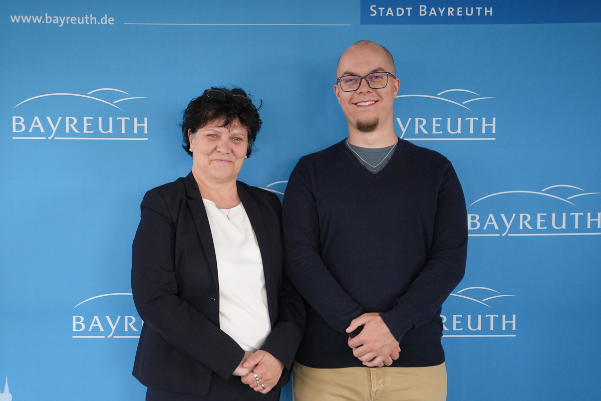 Die neuen Mitarbeitenden im Pflegestützpunkt in Bayreuth, Ines Schramm und Bernd Hagen. Foto: Stadt Bayreuth