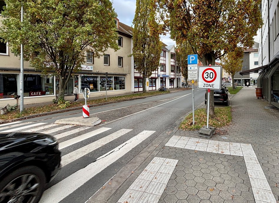 Straßenzug mit Tempo-30-Schild. | Foto: Stadt Bayreuth