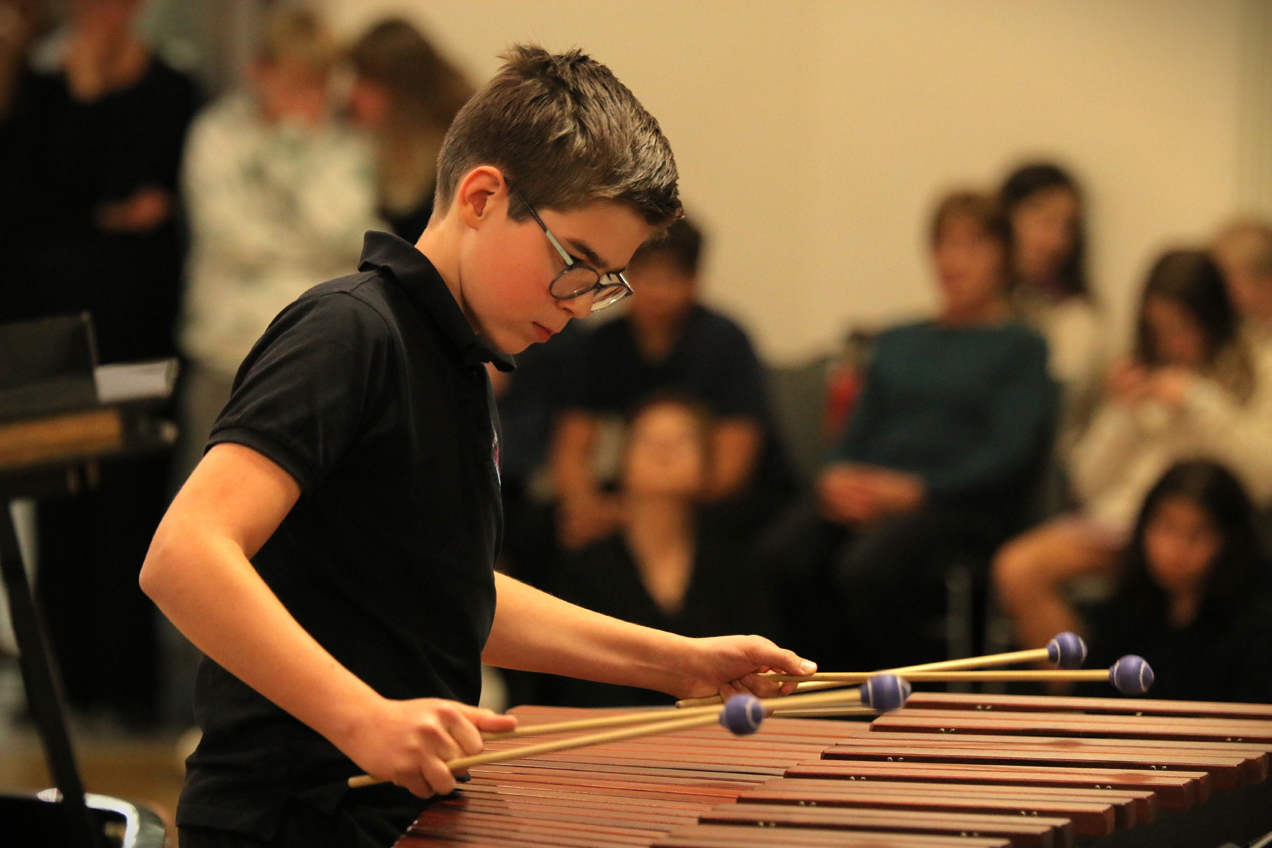 Ein Junge spielt Marimba. | Foto: Städtische Musikschule Bayreuth
