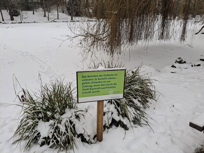 Die Stadt Bayreuth bittet darum, dass die Sperrungen und Warnhinweise, speziell am Röhrensee, von allen Bürgerinnen und Bürgern beachtet werden. Foto: Stadt Bayreuth