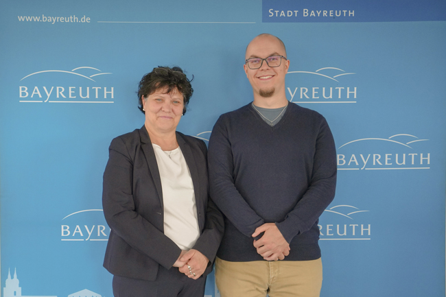 Ines Schramm und Bernd Hagen sind im Pflegestützpunkt kompetente Ansprechpartner, wenn’s um Pflege geht. Fotos: Stadt Bayreuth