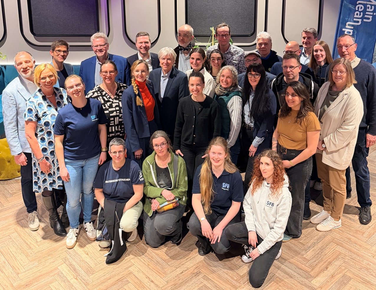 Eine Gruppe von Personen im Kino-Center Bayreuth. | Foto: Landratsamt Bayreuth