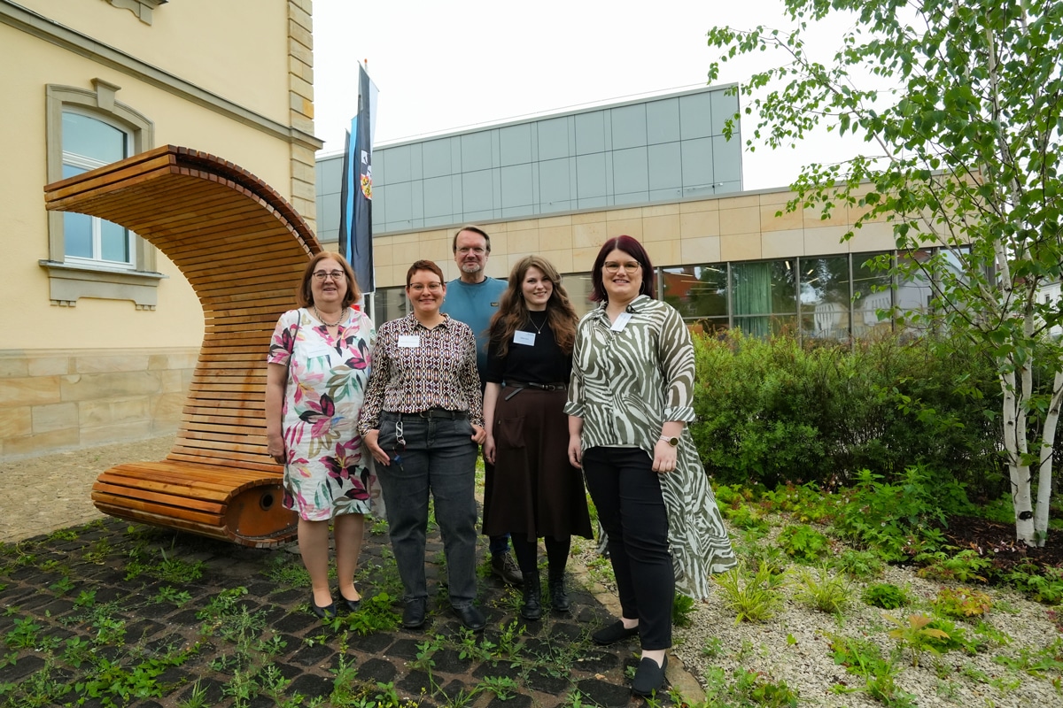 Das Team des Stadtarchivs mit Archivleiterin Carolin Baumann (re.). Foto: Stadt Bayreuth