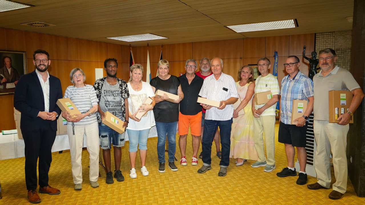 Oberbürgermeister Dr. Andreas Zippel dankte den Schulweghelferinnen und -helfern für deren Einsatz für die schwächsten Verkehrsteilnehmer – die Kinder. Foto: Stadt Bayreuth
